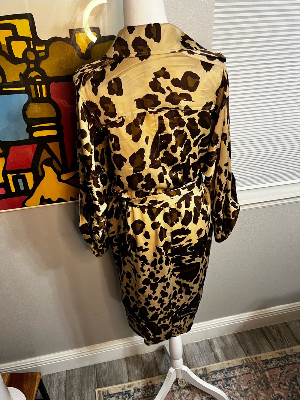 Diane Von Furstenberg DVF Silk 6
Medium Button Down Dress With Belt - Picture 7 of 14